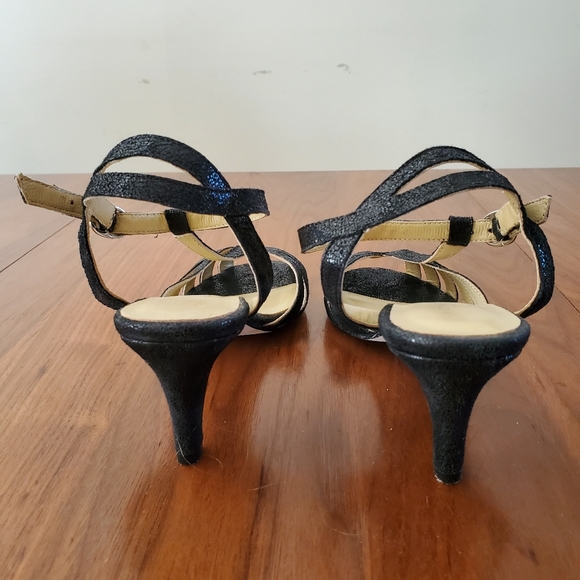 Shoes - Picture 4 of 6